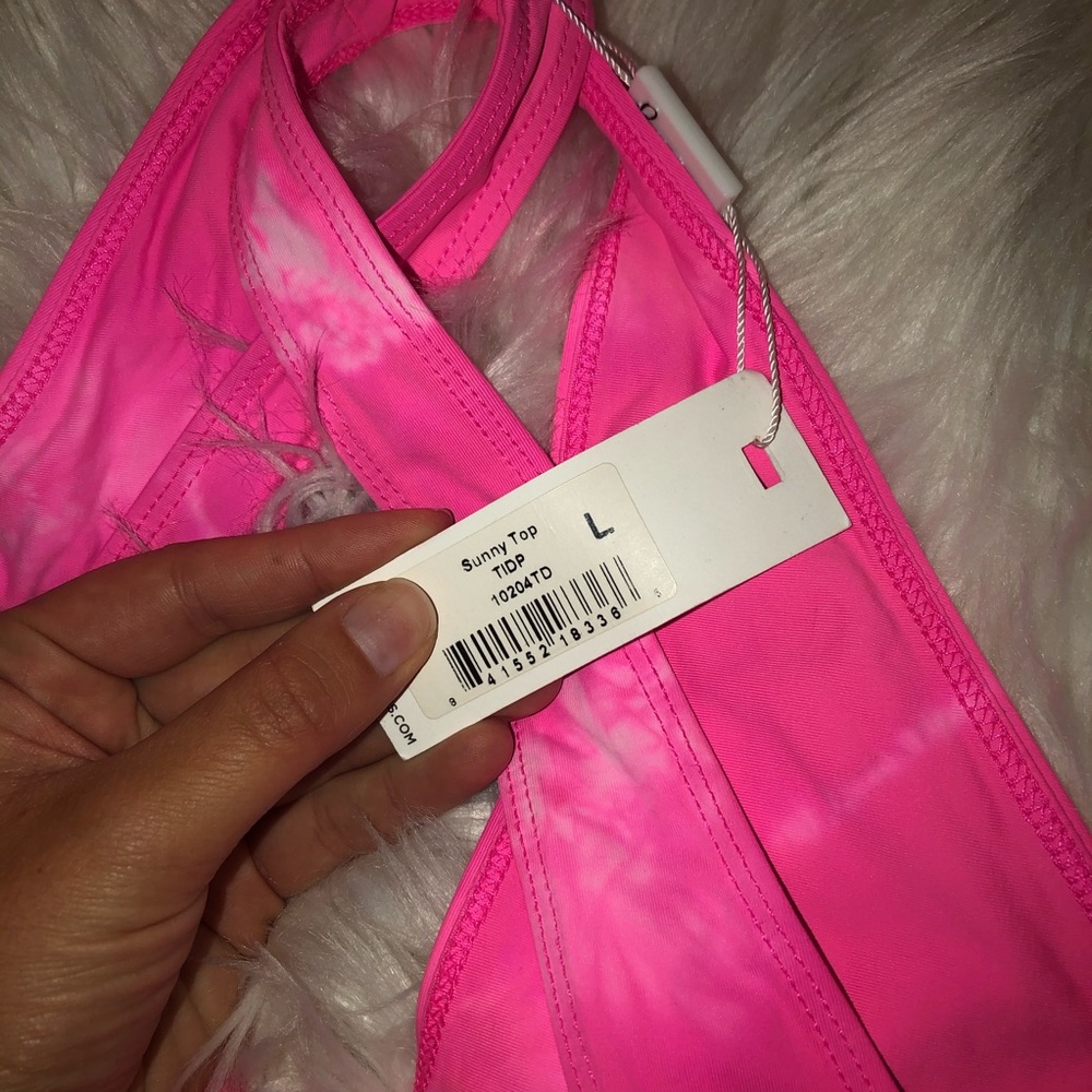 *SOLD* Frankie’s Bikinis X Sofia Richie Sunny Top - Picture 5 of 7